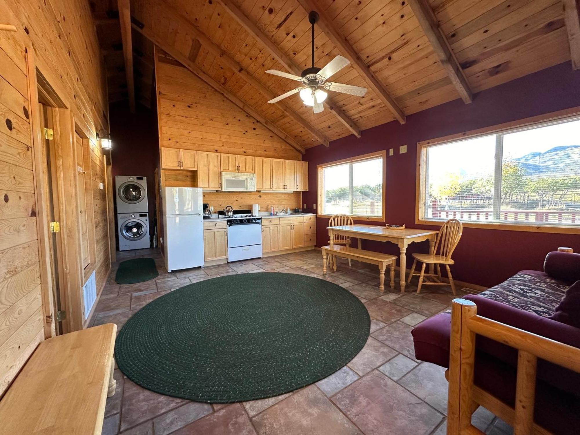 Mount Peale Country Inn La Sal Exterior photo